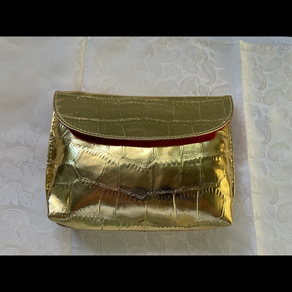 ✅3/$15 Estée Lauder Gold Lamé makeup bag